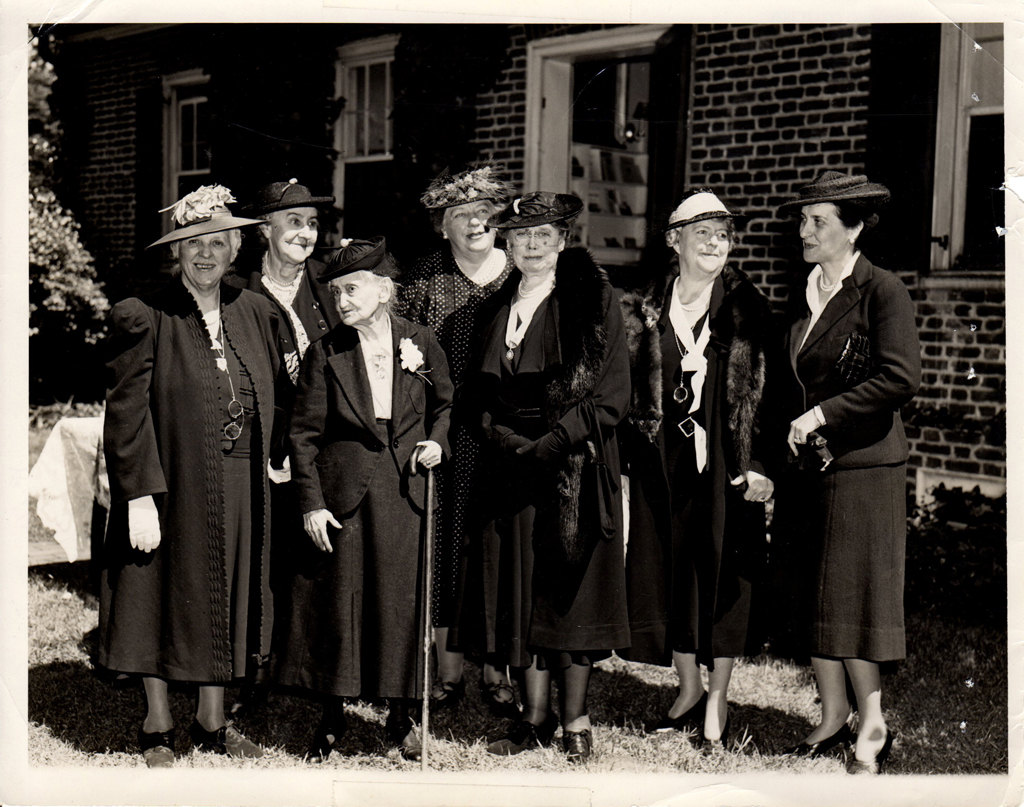 Louise du Pont Crowninshield surrounded by other members of the Kenmore Association.