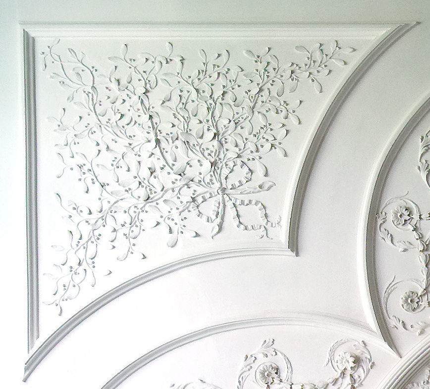 mistletoe-on-kenmores-drawing-room-ceiling