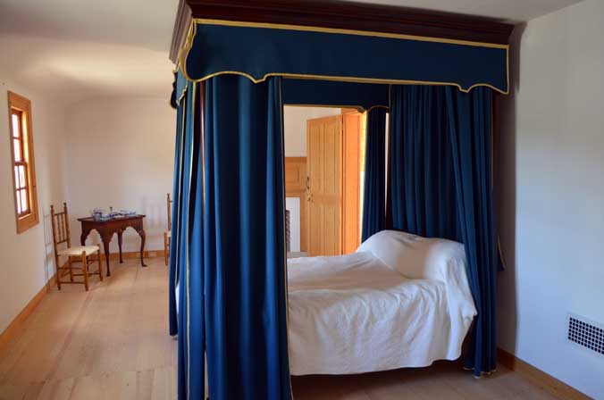 Best Bed with White Counterpane